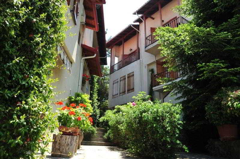 Guesthouse Papanikolaou Litochoro Exterior foto